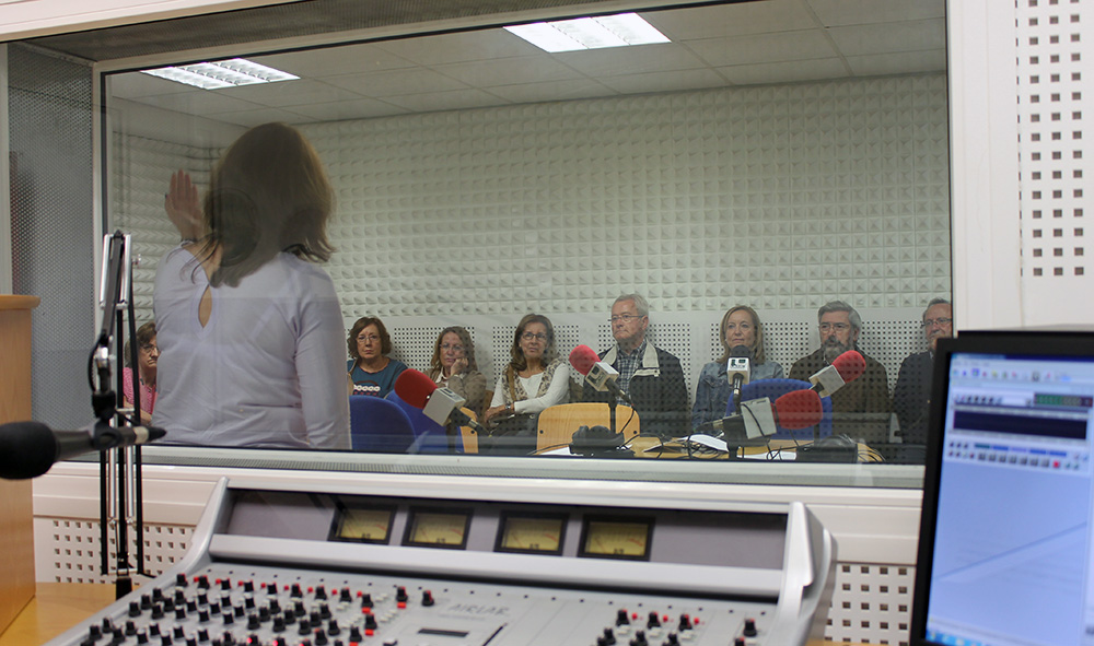 Visita al Estudio de Radio de la UEMC