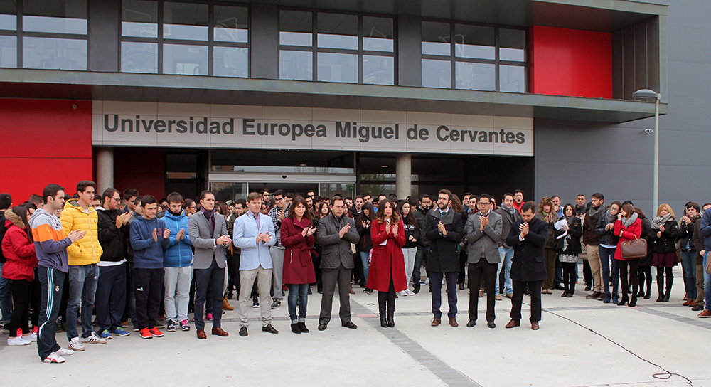 Minuto de silencio en la UEMC