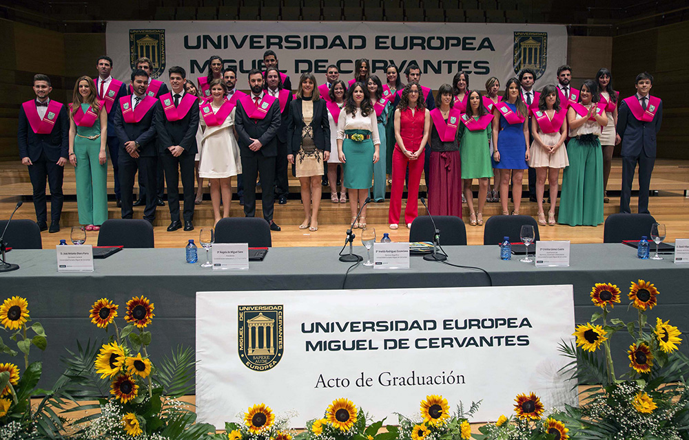 Primera Promoción de Odontología UEMC