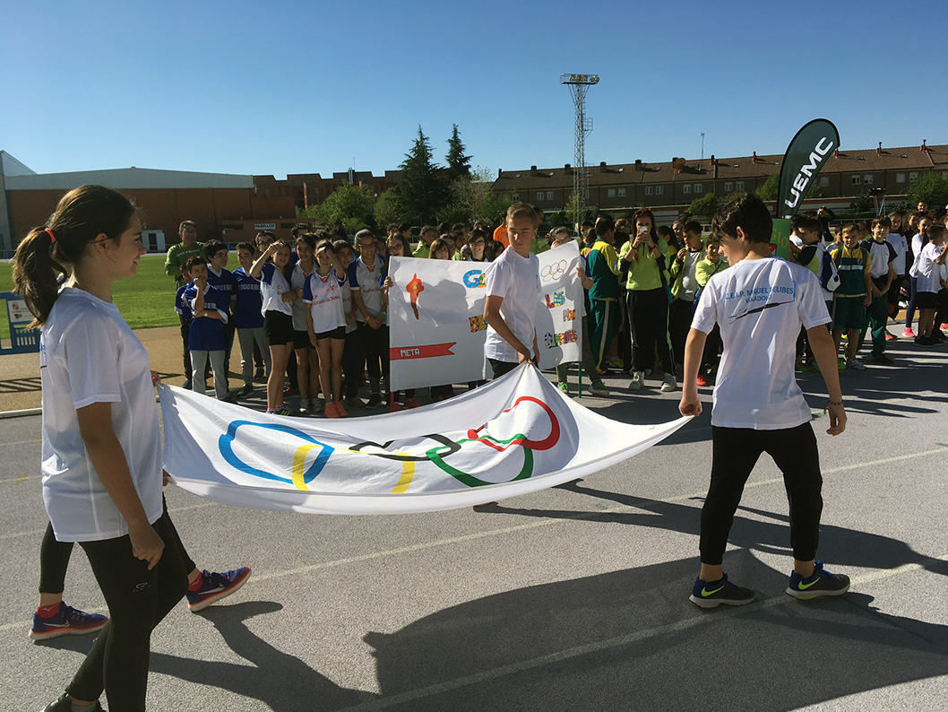 Desfile de la bandera olímpica