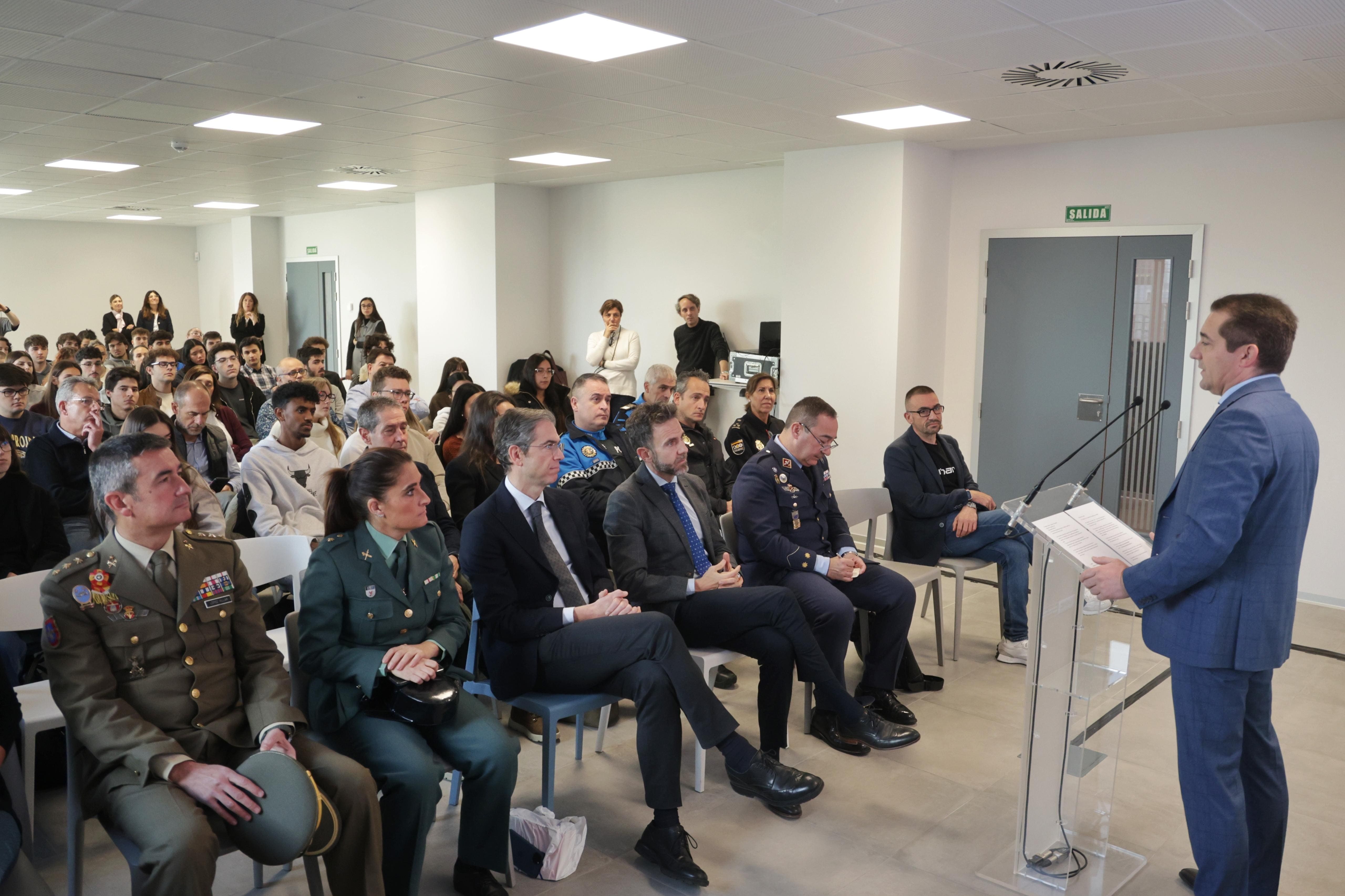 Ricardo Vivas, profesor de Criminología de la UEMC, presenta la masterclass con Juan Manuel García ‘Pincho’