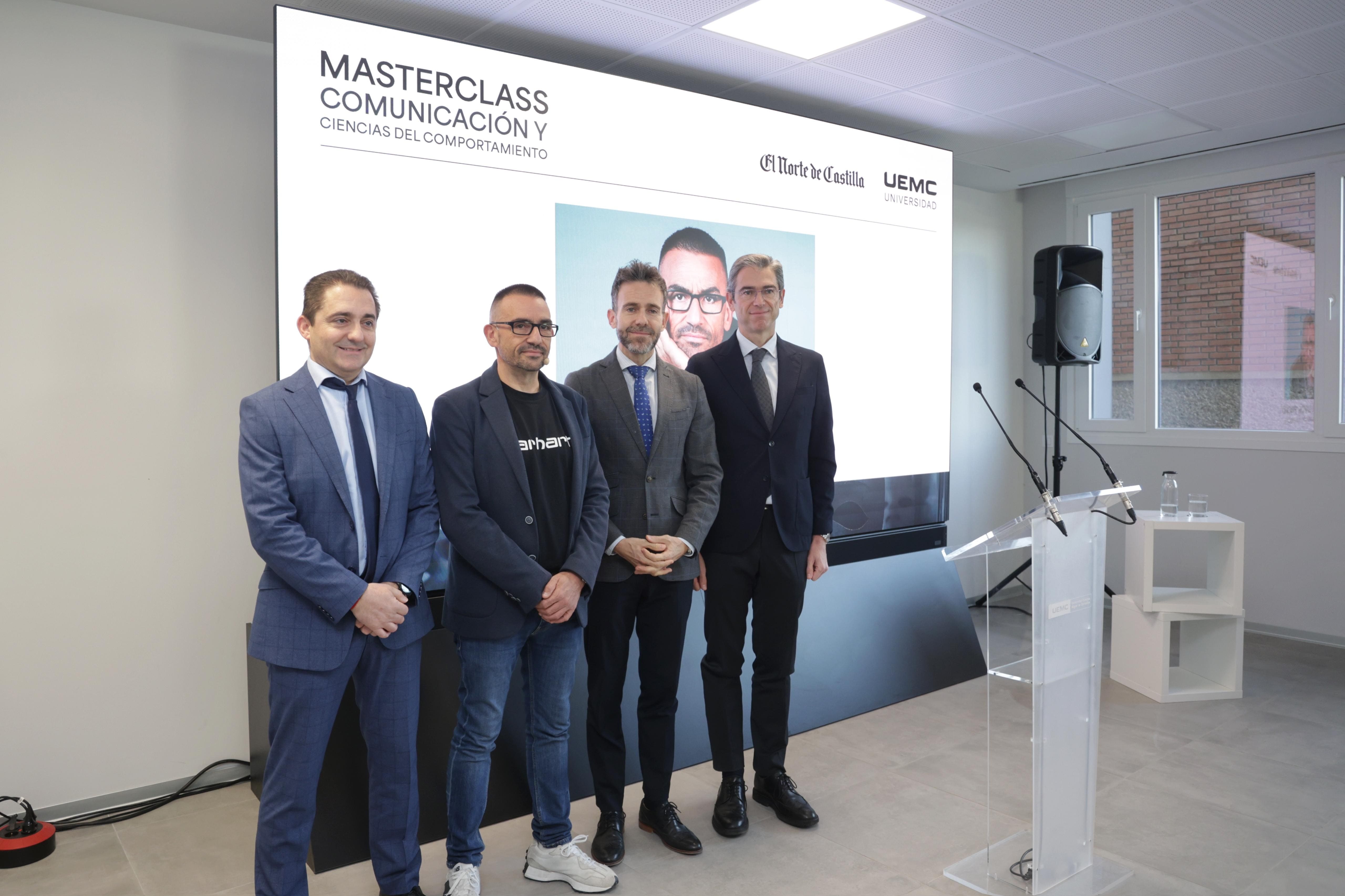 De izquierda a derecha: Ricardo Vivas (profesor de Criminología, UEMC), Juan Manuel García ‘Pincho’ (experto en comunicación no consciente), David García López (rector de la UEMC) y Jesús Zarzuela Mateos (consejero delegado de la Universidad).